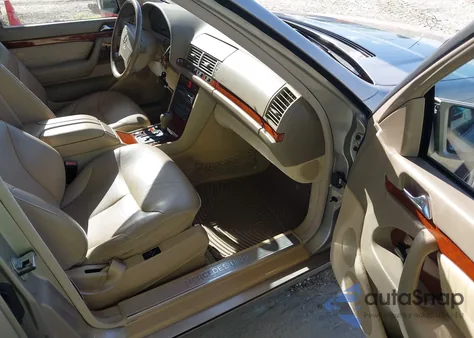 1999 Mercedes-Benz S 320 из США, поврежденный, VIN WDBGA33G1XA420830